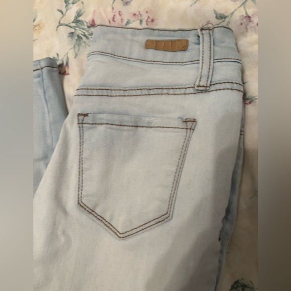 True Craft midrise distressed skinny Jean 3 - Picture 6 of 8